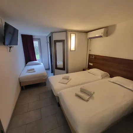 Brit Hotel Plaisance A9/A61 Narbonne Exterior photo